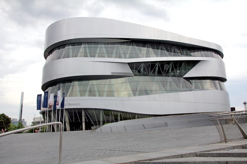 Gebäude des Mercedes-Benz Museums in Stuttgart